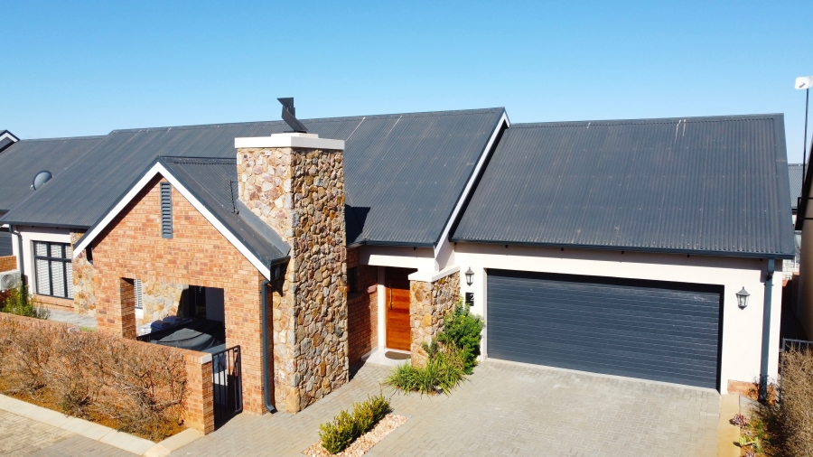 3 Bedroom Property for Sale in De Land Estate North West